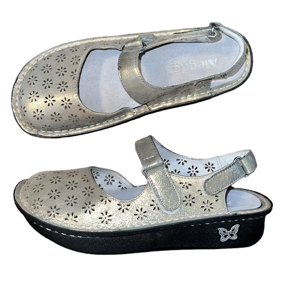 Alegria Jemma Metallic Gold Perforated Leather Flower Mary Jane Shoes - Size 38 - Picture 1 of 16